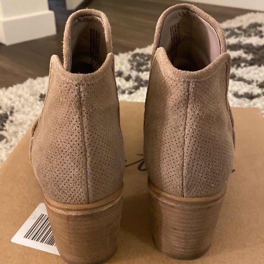 Hinge Booties - Picture 3 of 3